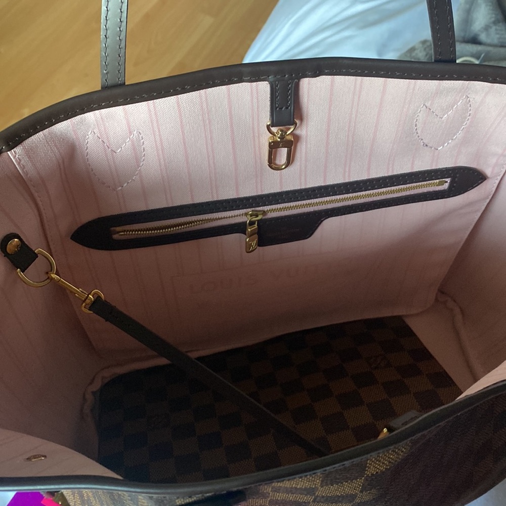 Louis Vuitton Neverfull MM - Picture 5 of 7